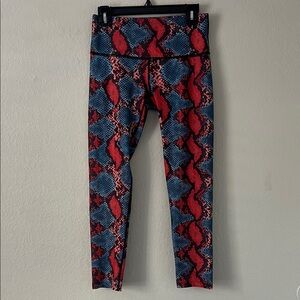 Like New! Noli Active Red and Blue Snake Print Leggings in Size M
